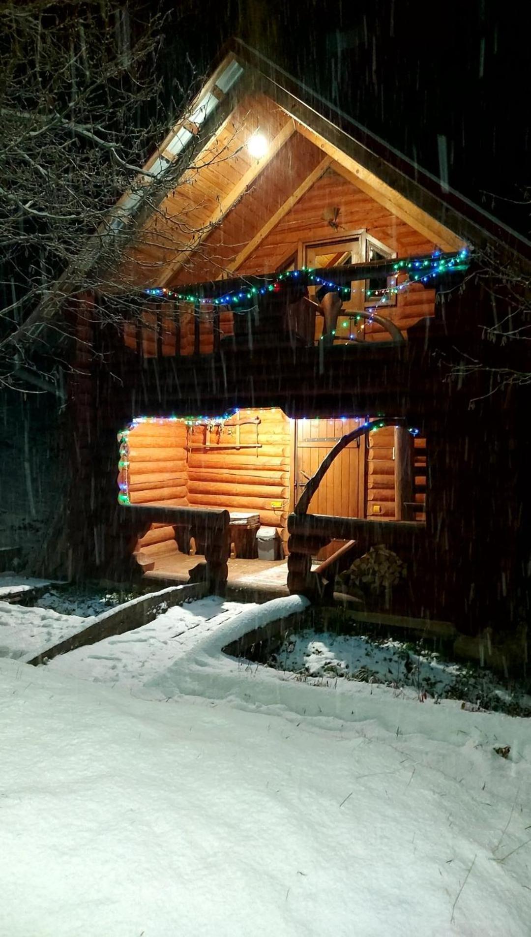 У Медовому Раю Villa Rostoka  Buitenkant foto